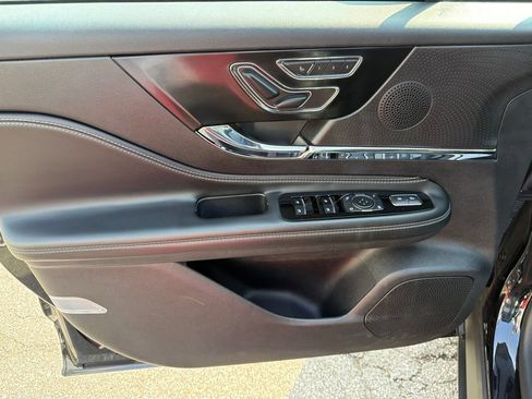 Used 2023 Lincoln Corsair AWD w/ Equipment Group 101A image 11