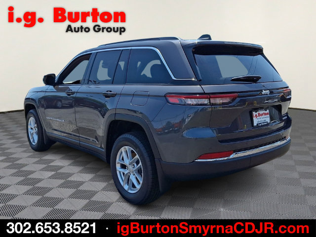 New 2026 Jeep Grand Cherokee Laredo w/ MOPAR Finishing Package RWD image 3