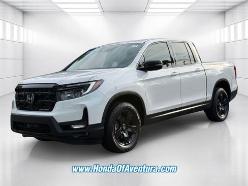 Certified 2025 Honda Ridgeline Black Edition image 3
