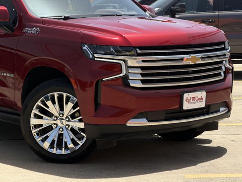 Used 2021 Chevrolet Tahoe High Country w/ Premium Package RWD image 2