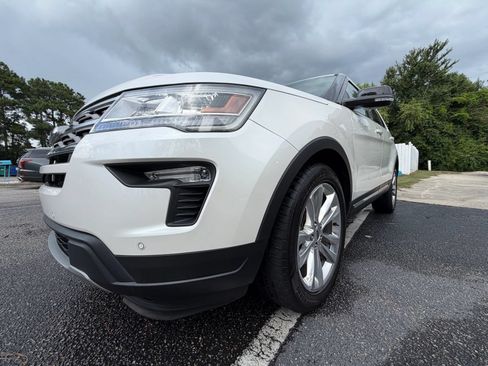 Used 2018 Ford Explorer XLT w/ Equipment Group 202A FWD image 27