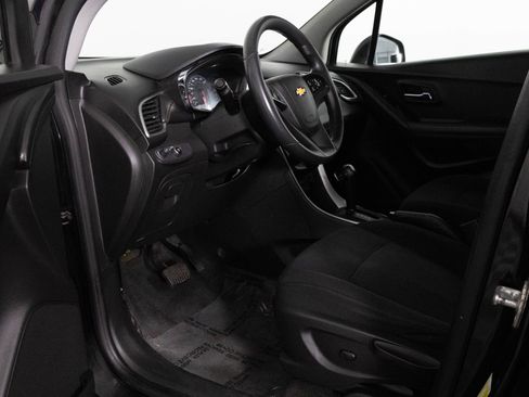 Used 2020 Chevrolet Trax LS w/ Tint and Cruise Package image 19