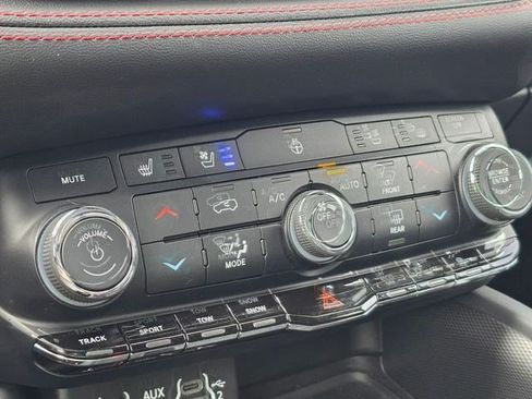 Certified 2024 Dodge Durango R/T w/ Tow 'N Go Package AWD/4WD image 37