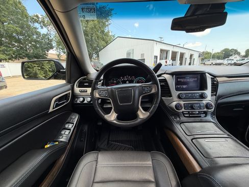Used 2018 GMC Yukon Denali w/ Open Road Package AWD/4WD image 2