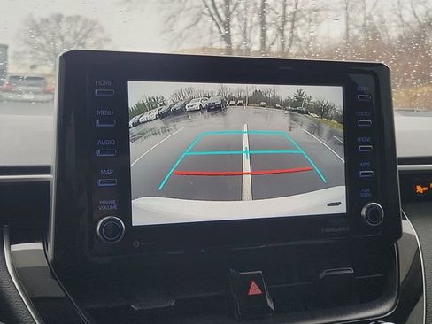 Used 2021 Toyota Corolla LE image 23