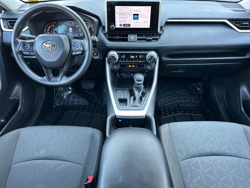 Used 2025 Toyota RAV4 XLE AWD/4WD image 12