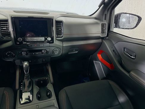 Used 2024 Nissan Frontier PRO-4X w/ Pro Convenience Package image 19