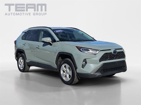 Used 2021 Toyota RAV4 XLE image 1