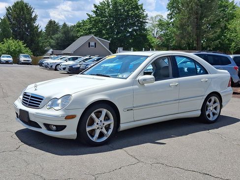 Used 2007 Mercedes-Benz C 230 Sedan image 3
