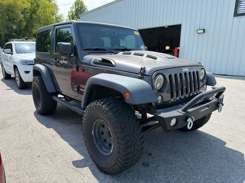 Used 2017 Jeep Wrangler Sport w/ Quick Order Package 24S AWD/4WD image 2