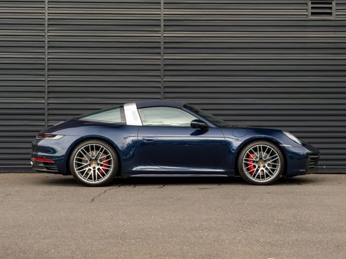 Certified 2022 Porsche 911 Targa 4S AWD/4WD image 9