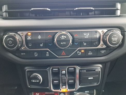 New 2026 Jeep Gladiator Mojave image 22