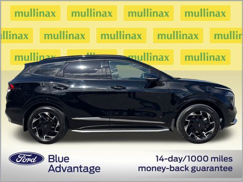 Used 2023 Kia Sportage SX image 2