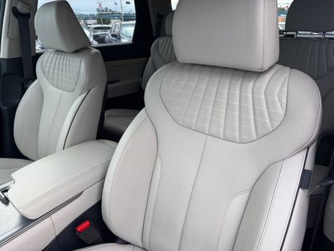 Used 2023 Hyundai Palisade Limited w/ Cargo Package AWD/4WD image 13