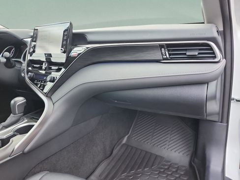 Used 2024 Toyota Camry XLE image 23