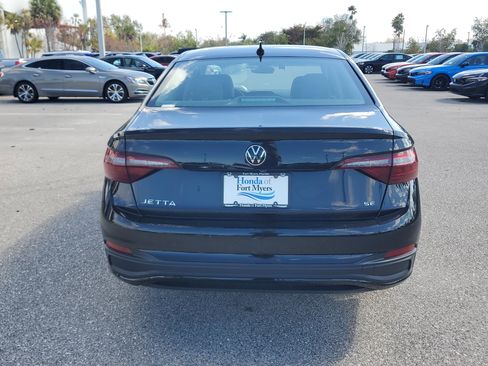 Used 2024 Volkswagen Jetta SE image 5
