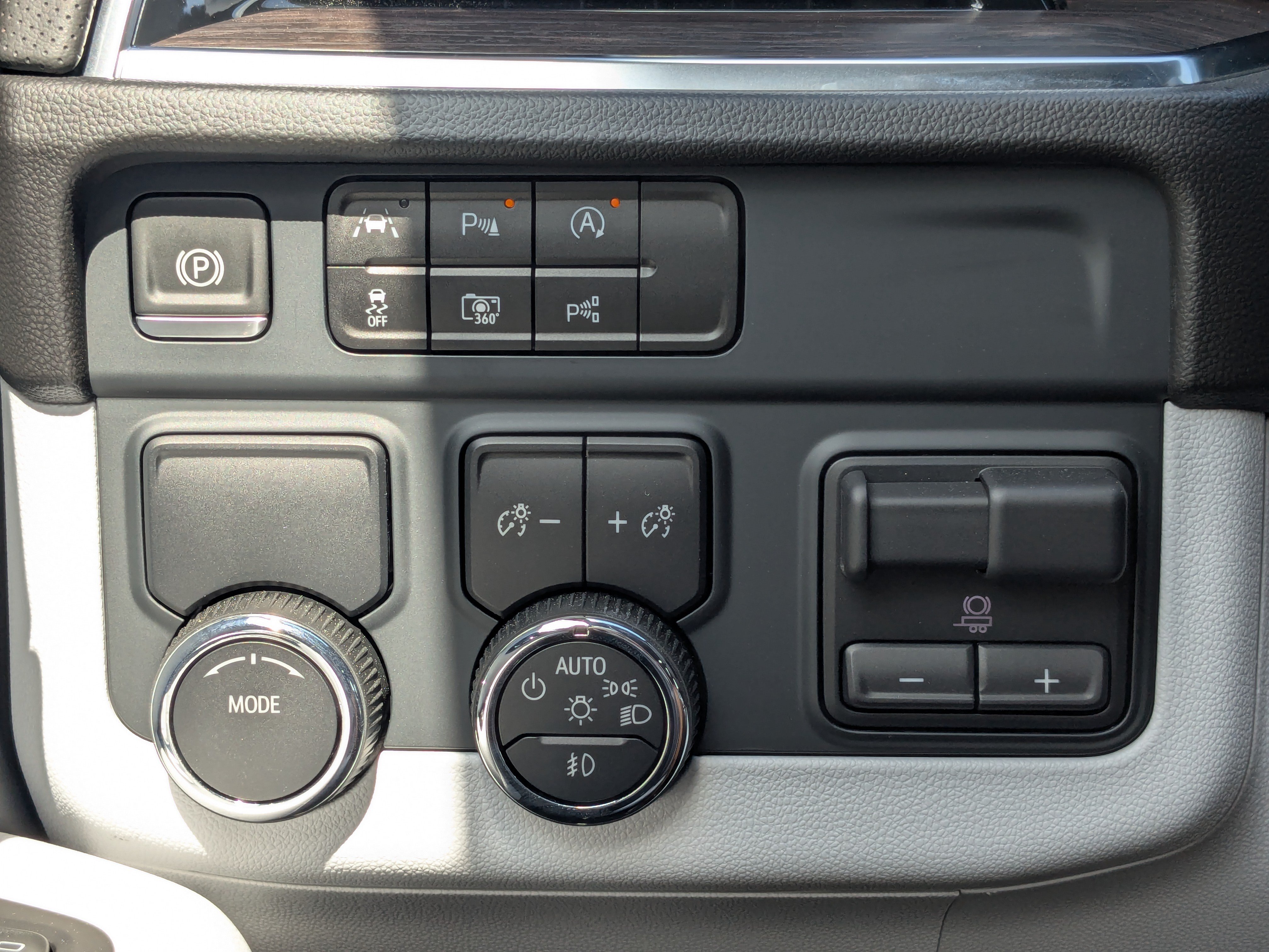 New 2025 Chevrolet Tahoe Premier RWD image 37