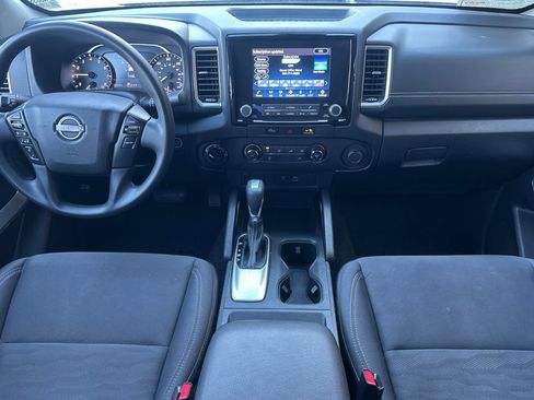 Used 2023 Nissan Frontier SV image 14