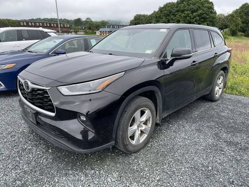 Certified 2021 Toyota Highlander LE AWD/4WD image 3