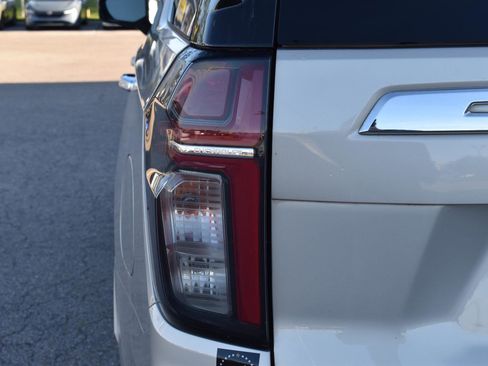 Used 2021 Chevrolet Tahoe Premier w/ Premium Package image 8