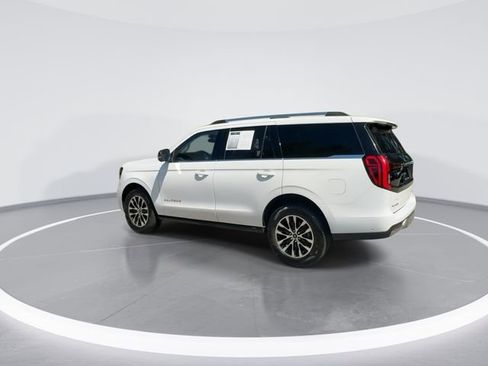 Used 2025 Ford Expedition Platinum AWD/4WD image 6