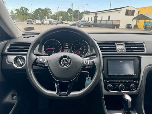 Used 2016 Volkswagen Passat 1.8T S FWD image 13