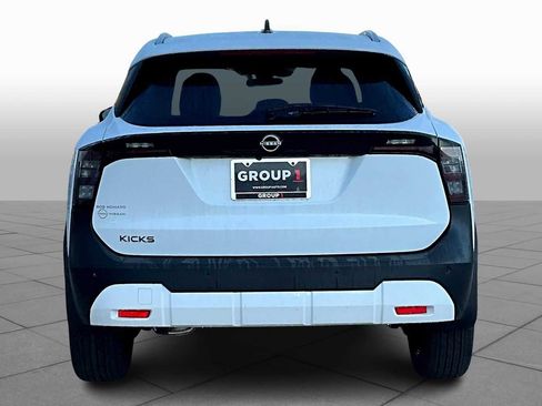 New 2026 Nissan Kicks SV w/ SV Premium Package image 4
