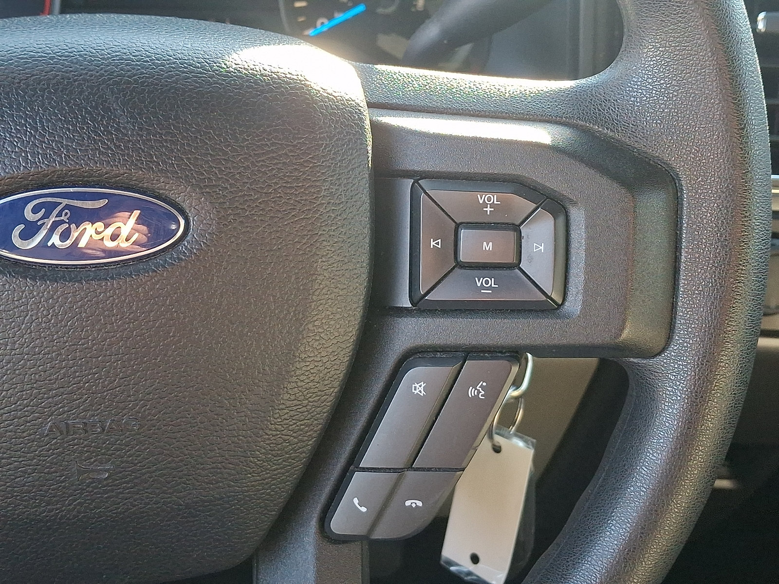 Used 2015 Ford F150 XLT AWD/4WD image 18
