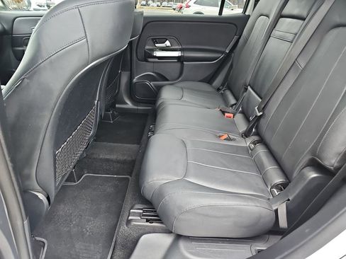 Used 2023 Mercedes-Benz GLB 250 4MATIC image 16