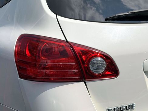 Used 2010 Nissan Rogue SL w/ Premium Pkg AWD/4WD image 7