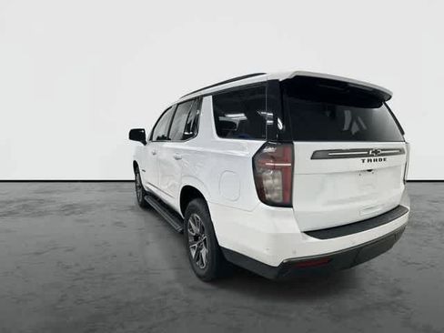 Used 2022 Chevrolet Tahoe Z71 w/ Luxury Package AWD/4WD image 2