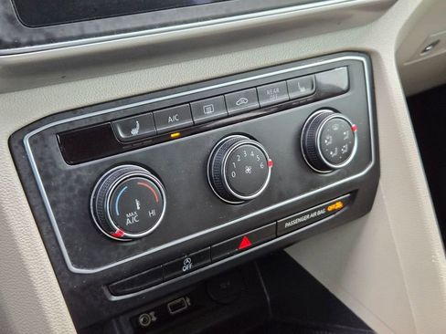 Used 2018 Volkswagen Atlas SE FWD image 18