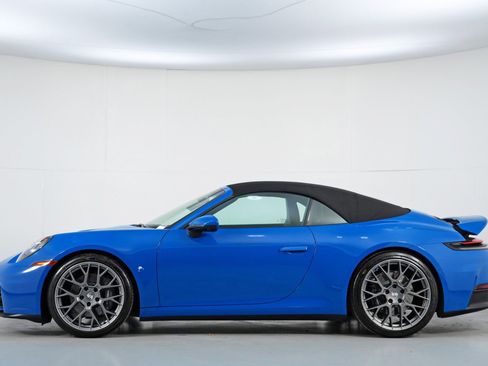 Used 2025 Porsche 911 Carrera image 9