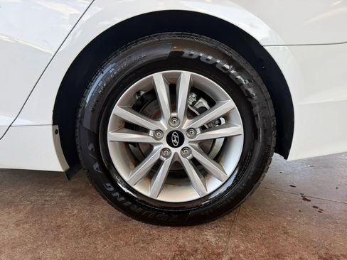 Used 2015 Hyundai Sonata SE FWD image 24
