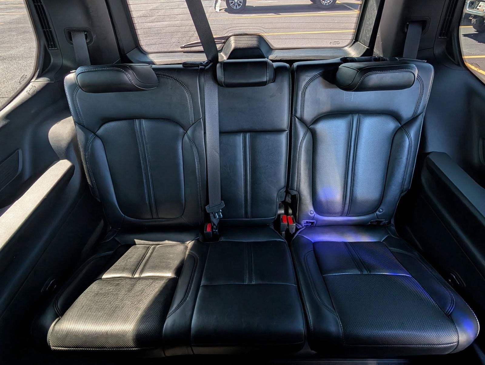Used 2022 Jeep Wagoneer Series III w/ Premium Group I RWD image 15