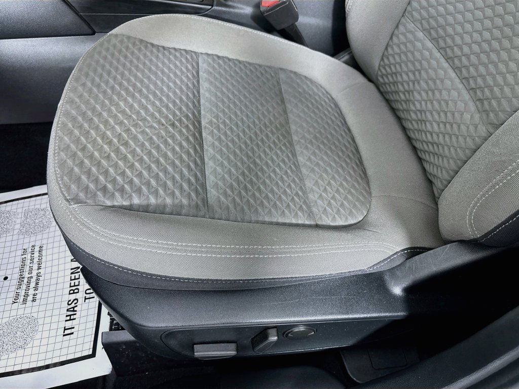 Used 2020 Ford Escape SE FWD image 19