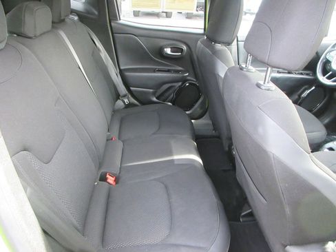 Used 2018 Jeep Renegade Altitude image 17