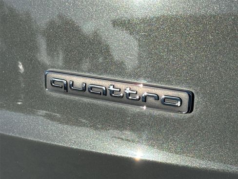 Used 2020 Audi Q3 2.0T Premium Plus w/ Premium Plus Package AWD/4WD image 14