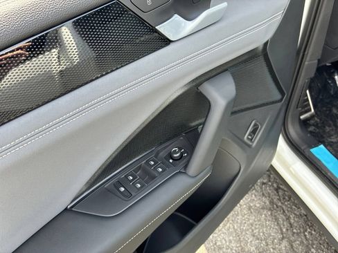New 2026 Volkswagen Tiguan SE R-Line AWD/4WD image 26