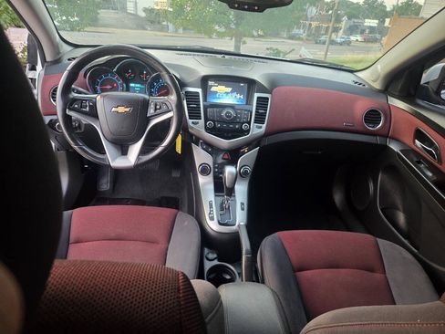 Used 2014 Chevrolet Cruze LT w/ RS Package FWD image 4