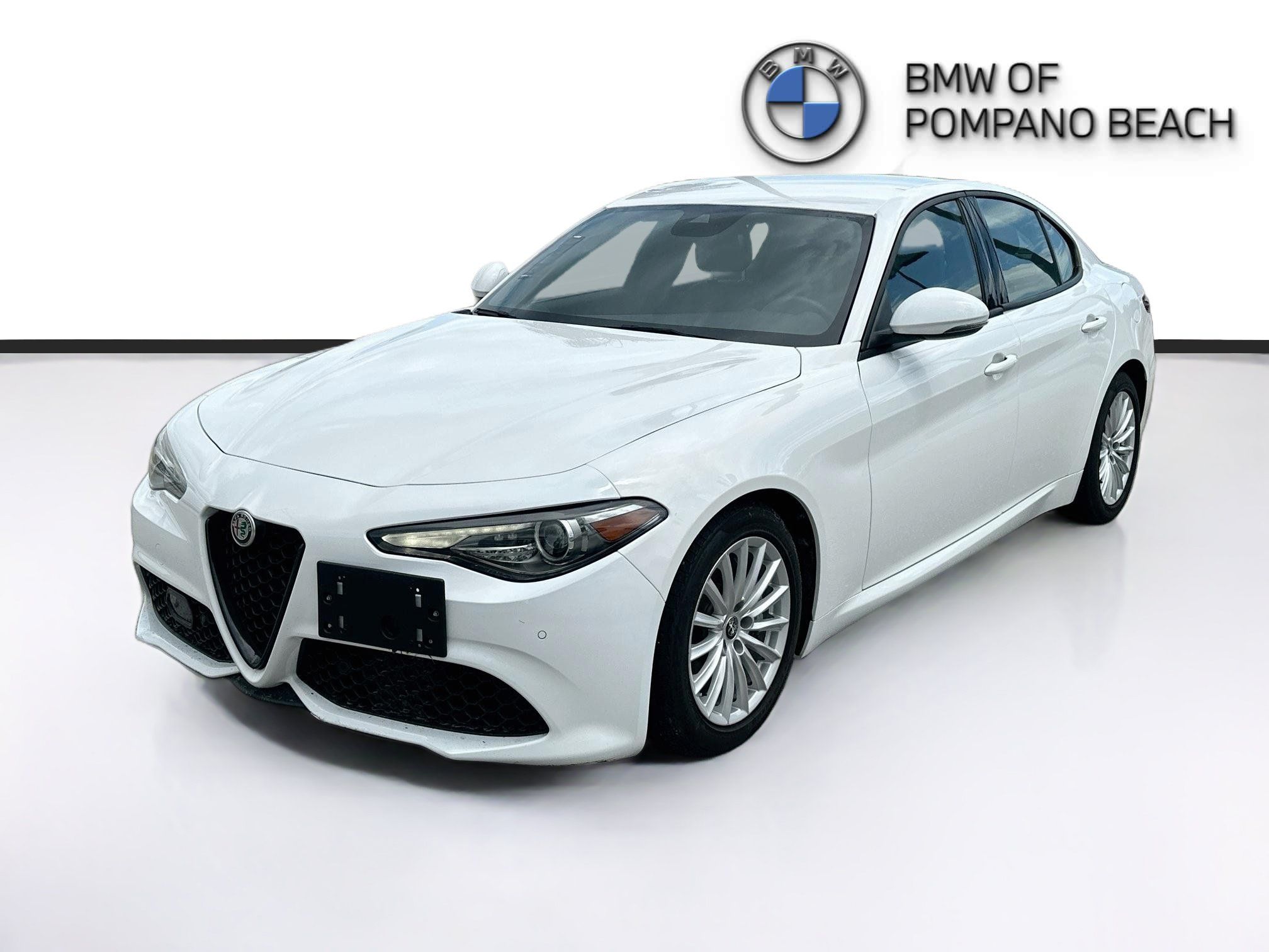 Used 2023 Alfa Romeo Giulia Sprint RWD image 3