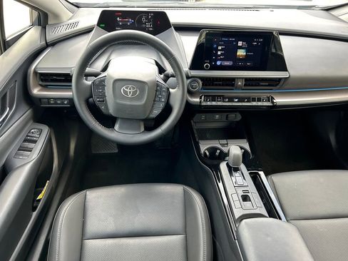 Used 2025 Toyota Prius XLE image 16