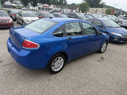 Used 2010 Ford Focus SE FWD image 4