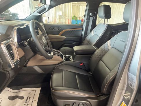 Used 2024 GMC Canyon Denali AWD/4WD image 22