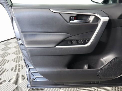 Used 2021 Toyota RAV4 XLE FWD image 12