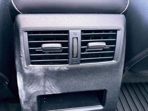 Used 2022 Mitsubishi Outlander SE image 12