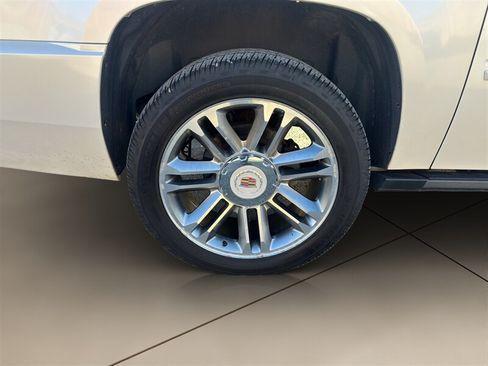 Used 2014 Cadillac Escalade ESV Premium AWD/4WD image 37