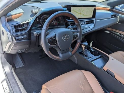 Used 2024 Lexus ES 300h w/ Accessory Package (Z2) FWD image 10