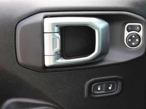 Used 2023 Jeep Wrangler Unlimited Sport AWD/4WD image 13