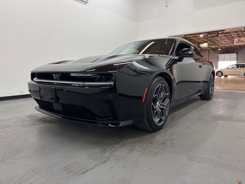 Used 2024 Dodge Charger R/T w/ Plus Group image 17